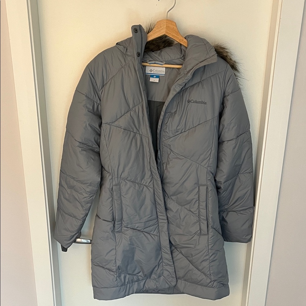 Columbia Women’s Grey Puffy Jacket